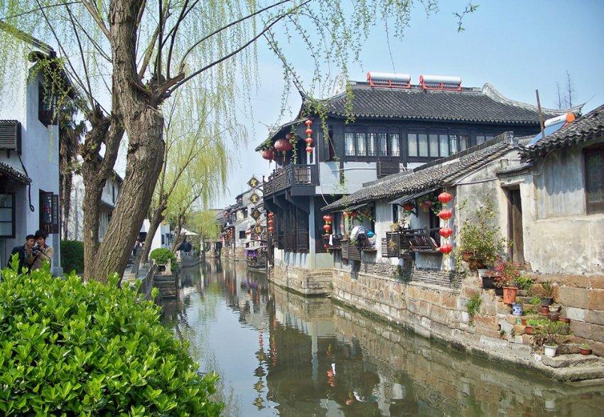 学习时报评论:“从善如登,从恶如崩”